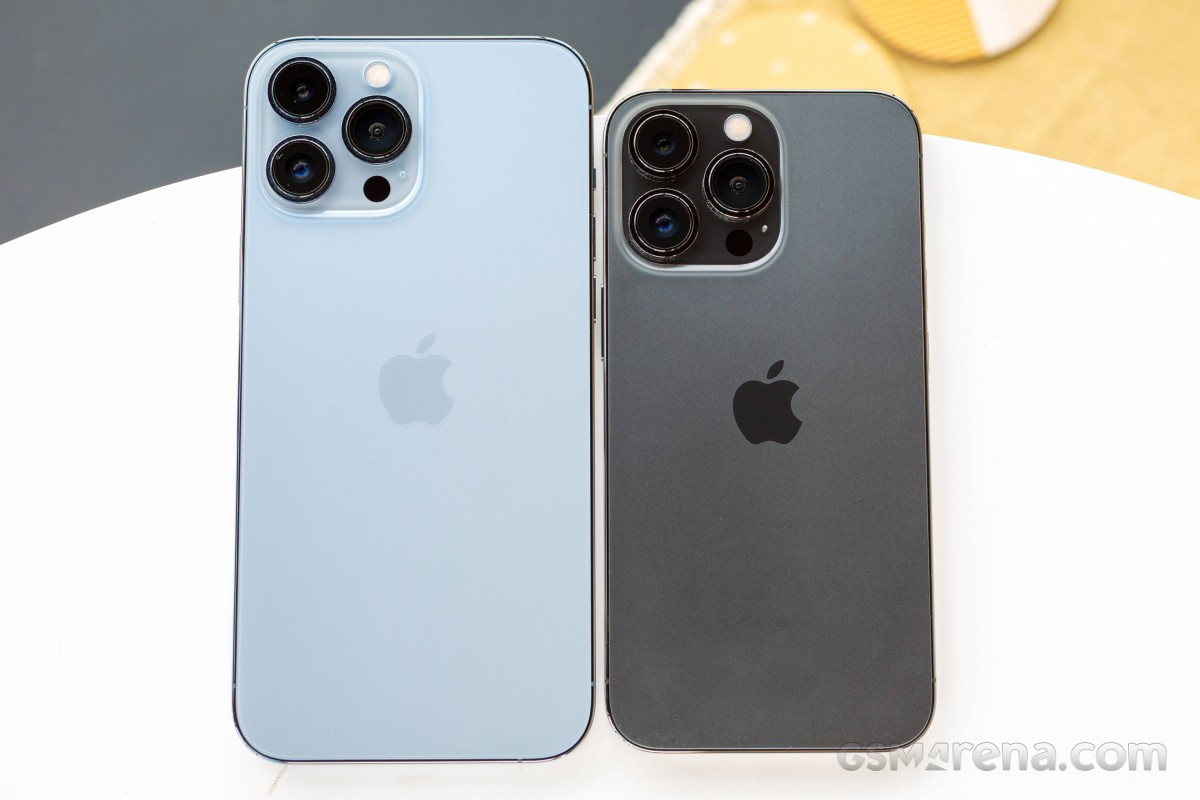 HOT: Apple chính thức bán iPhone 13 tân trang