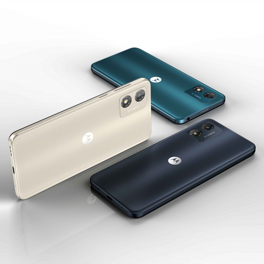 Motorola ra mắt bộ ba smartphone giá "mềm" mới